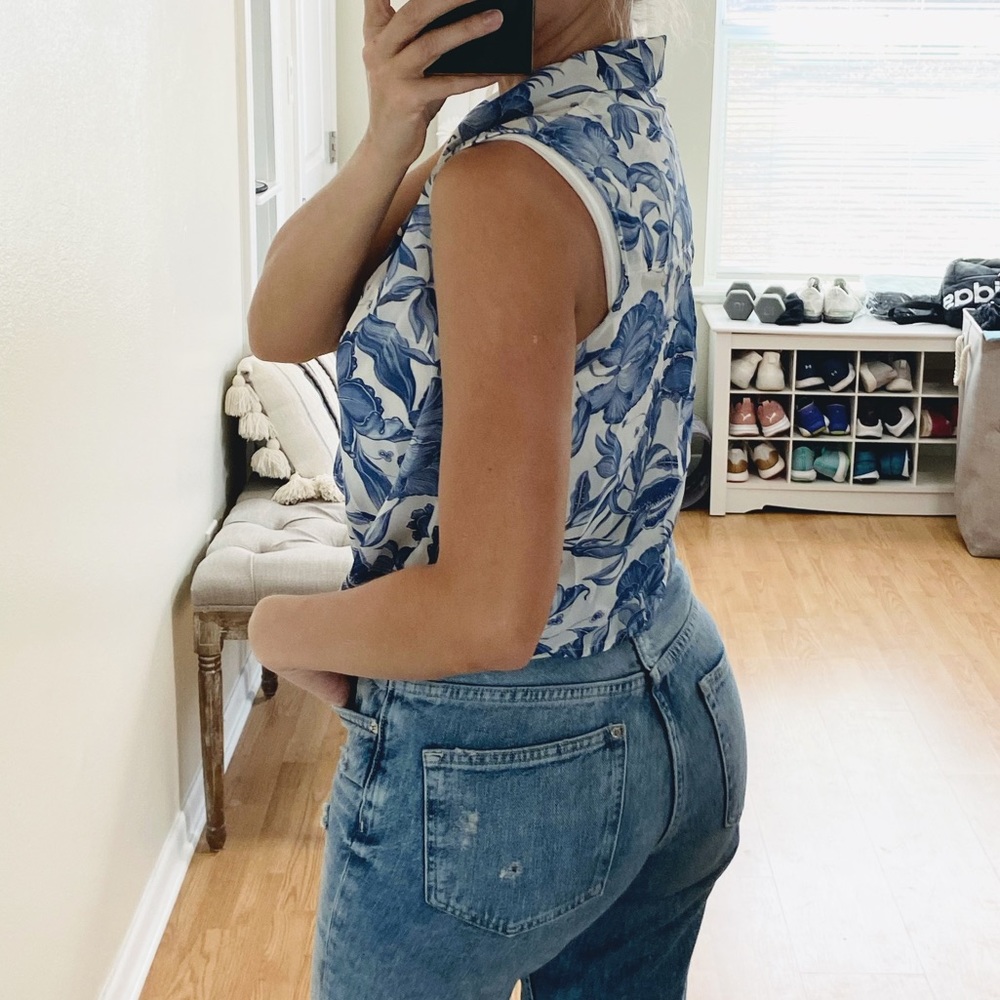 Floral sleeveless button down - Picture 3 of 4